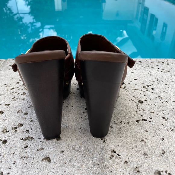 Almost new.....Brown mules - Picture 4 of 5